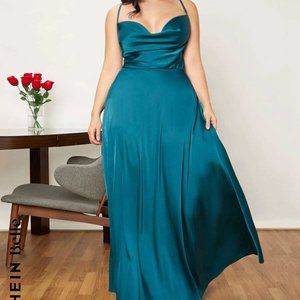 SI. Emerald Elegant Dainty Gown